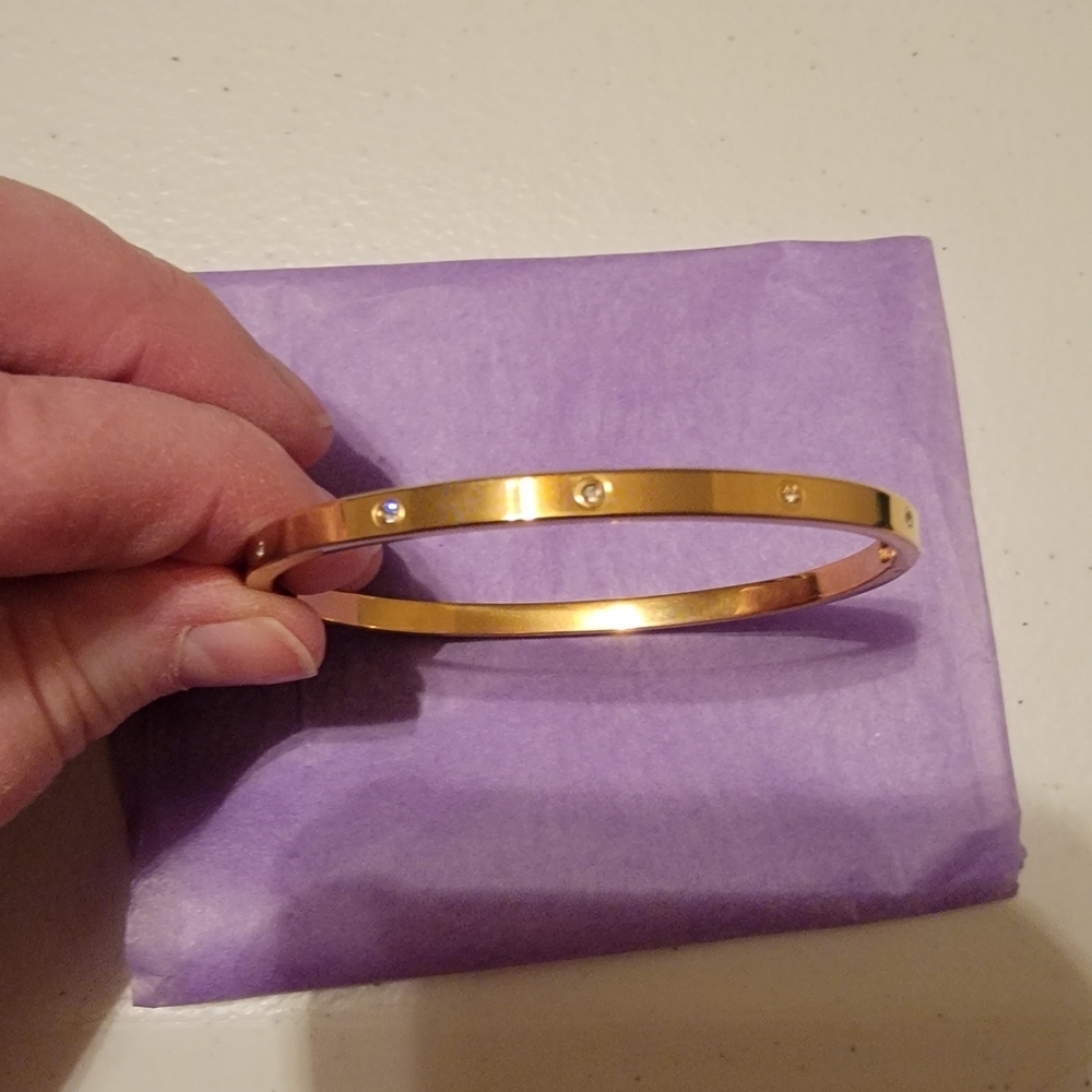 Gold Plated Bangle Bracelet. - Picture 4 of 5